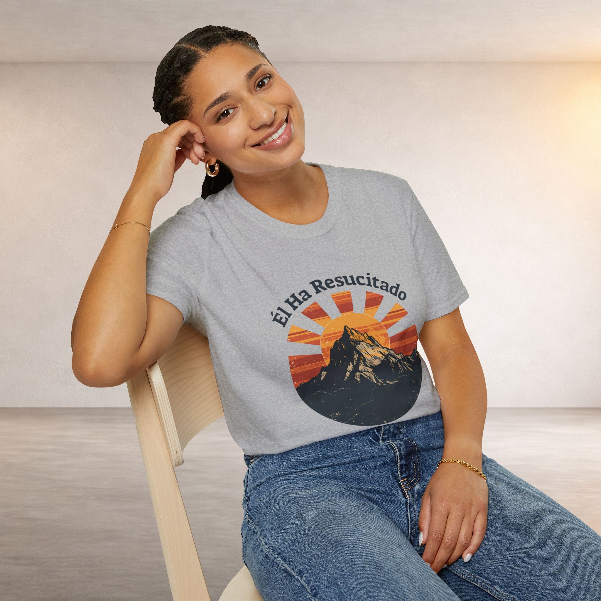 T-Shirt — "Él Ha Resucitado" Mountain Sunrise Christian Tee