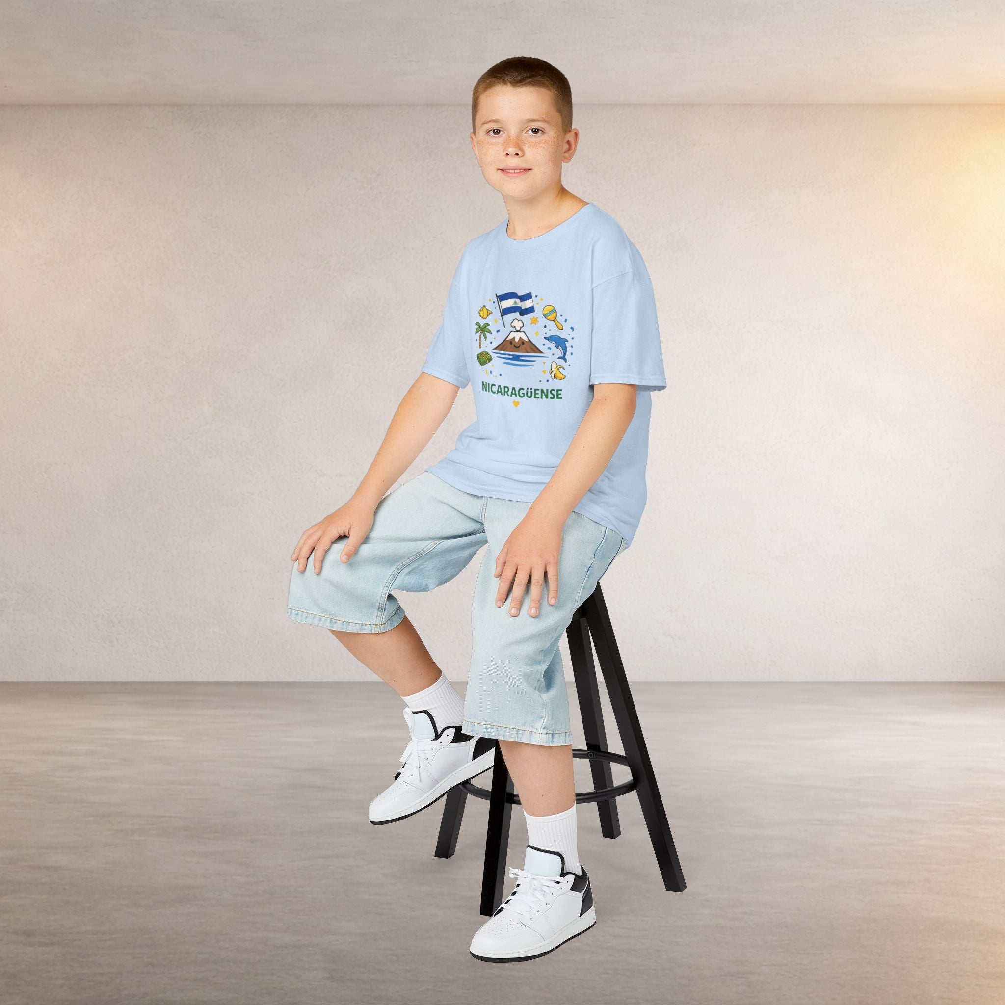 Kids Nicaragüense T-Shirt — Cute Nicaragua Flag & Volcano Design